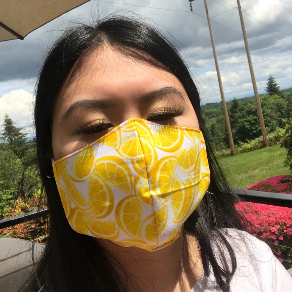 Lemon print face mask